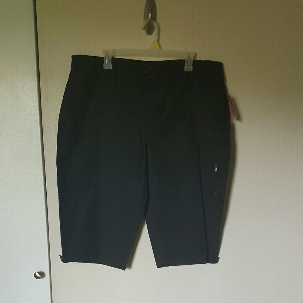 Danskin | Black Capris